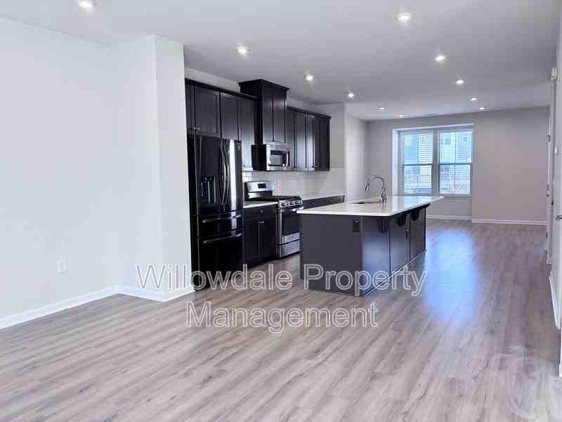 812 Channing Park Cir - Photo 6 of 27