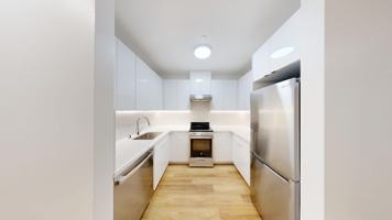 featured image of 2844 Lyon St