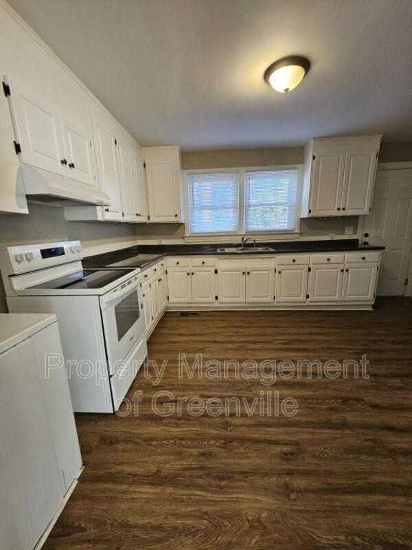 436 Potomac Ave - Photo 6 of 13