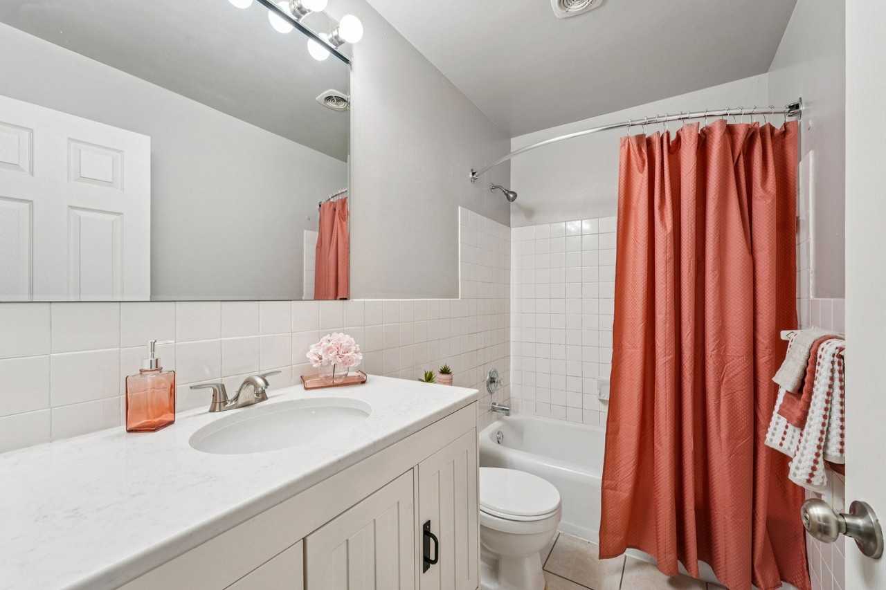 Colonial Terrace - Photo 3 of 39