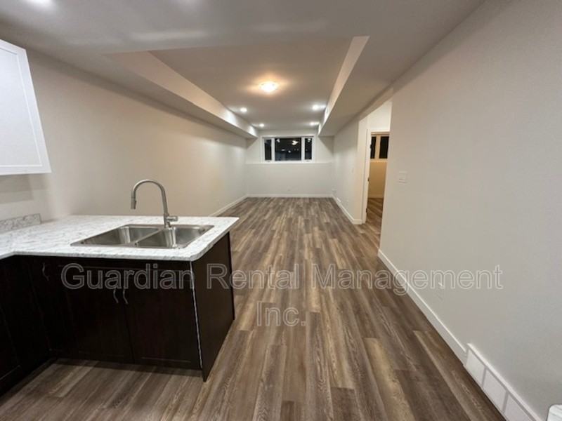 190 Bruin Cres #B - Photo 7 of 18