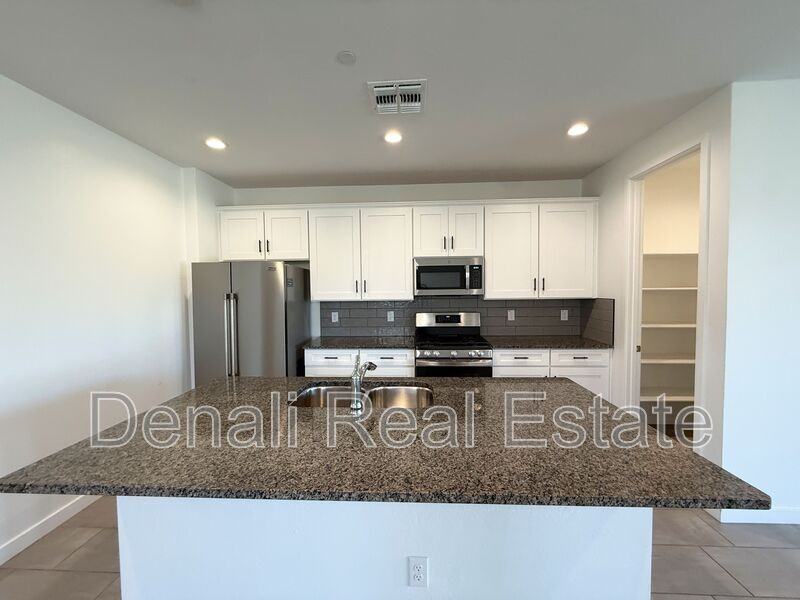 13312 W Crimson Ter - Photo 4 of 20