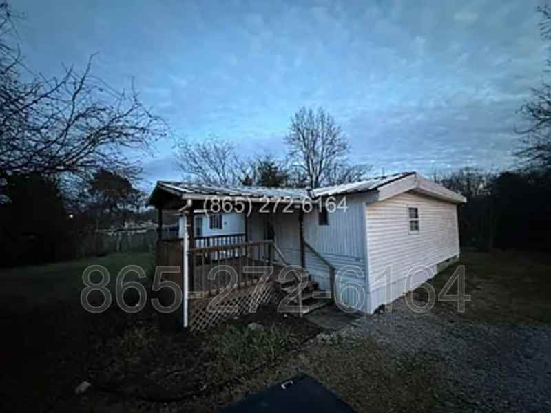 8413 Oak Ridge Hwy - Photo 2 of 9