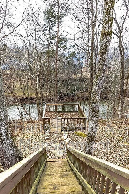 3136 Brook Hill Dr - Photo 2 of 27