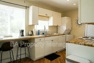 1217 Chelwood Park Blvd Ne #D - Photo 1 of 1