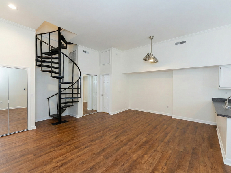 235 King St #1 - Photo 3 of 28