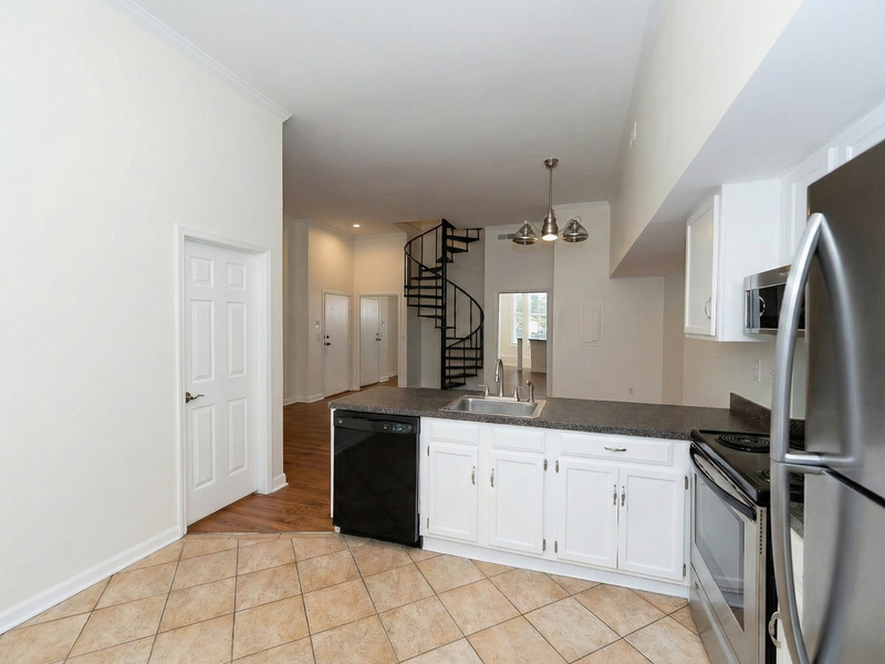 235 King St #1 - Photo 7 of 28