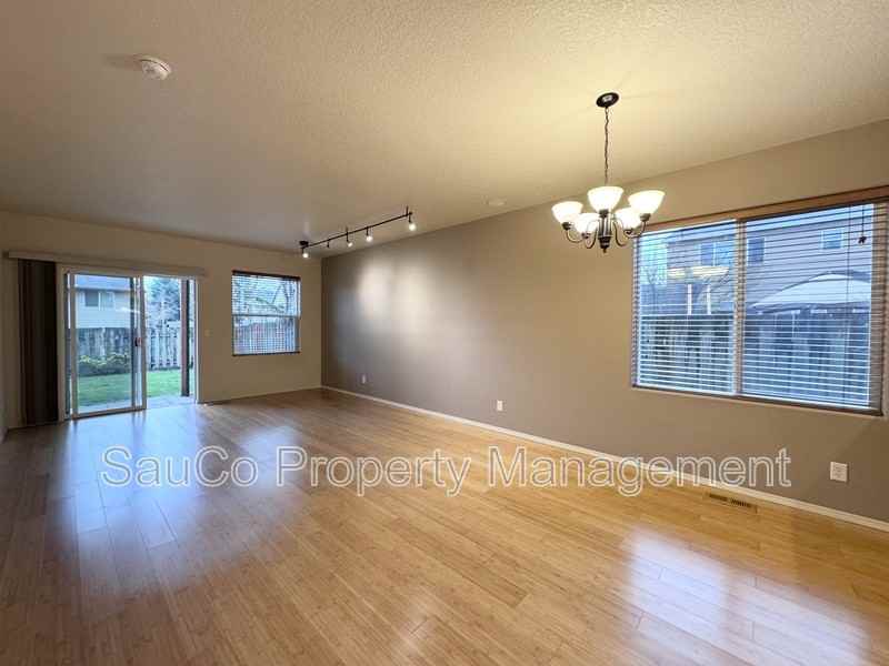 1218 34th Pl - Photo 7 of 35