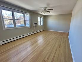 2353 W Jarvis Ave #1G - Photo 1 of 1