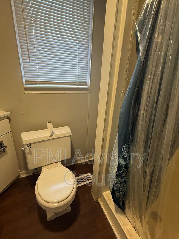 2027 Sw Van Buren St - Photo 7 of 8