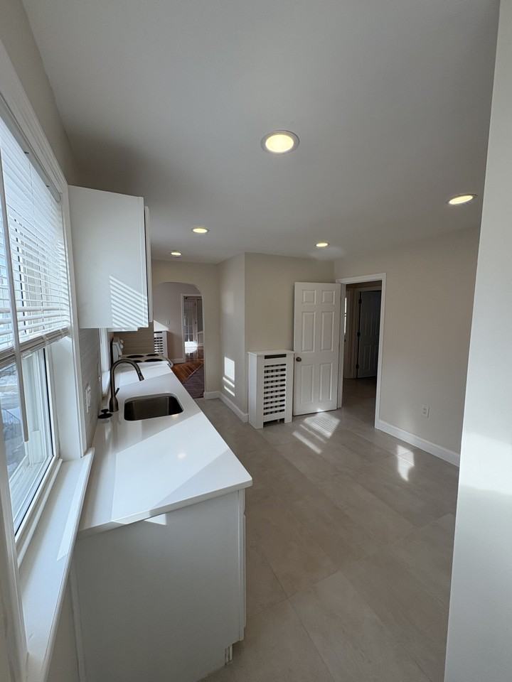 Smith St #2 - Photo 3 of 16