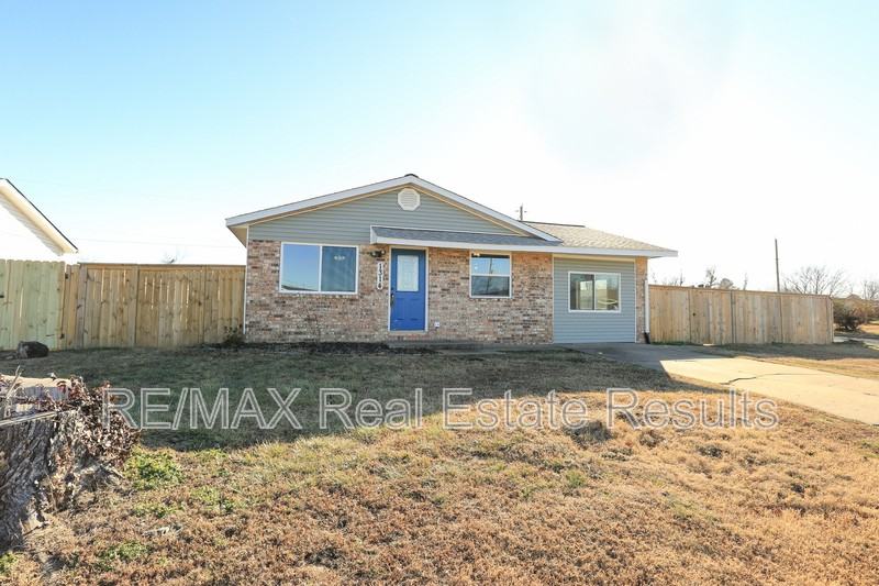 1314 W Margaret Pl - Photo 3 of 33