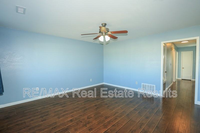 1314 W Margaret Pl - Photo 6 of 33