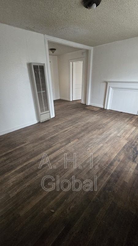 4250 Sw 14th Ave - Photo 2 of 8