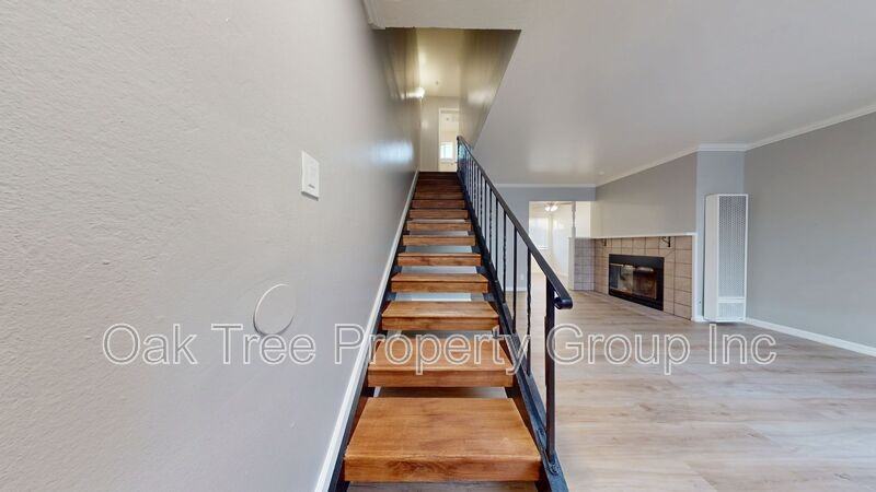 418 6th St #1 - Photo 2 of 41