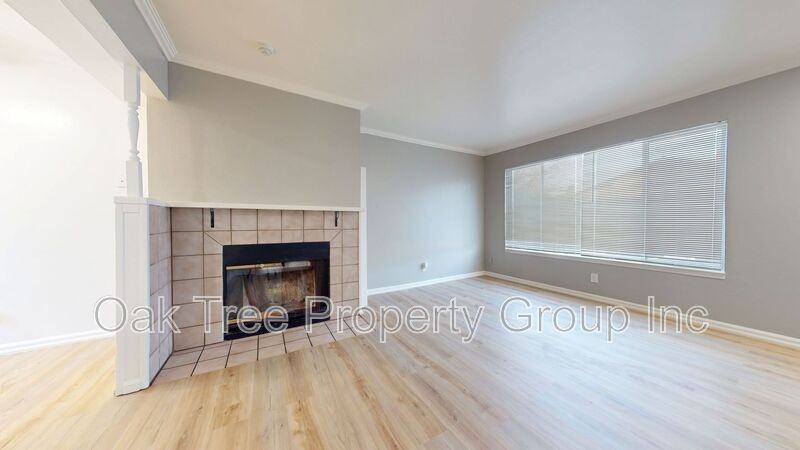 418 6th St #1 - Photo 7 of 41