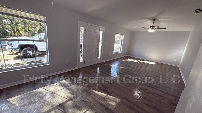 1 Redwood Track Ln - Photo 5 of 10