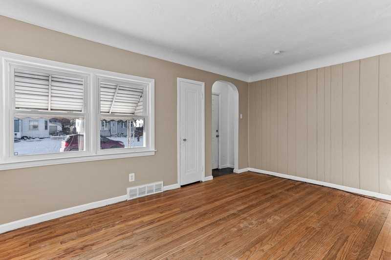 19595 Waldron St - Photo 4 of 26