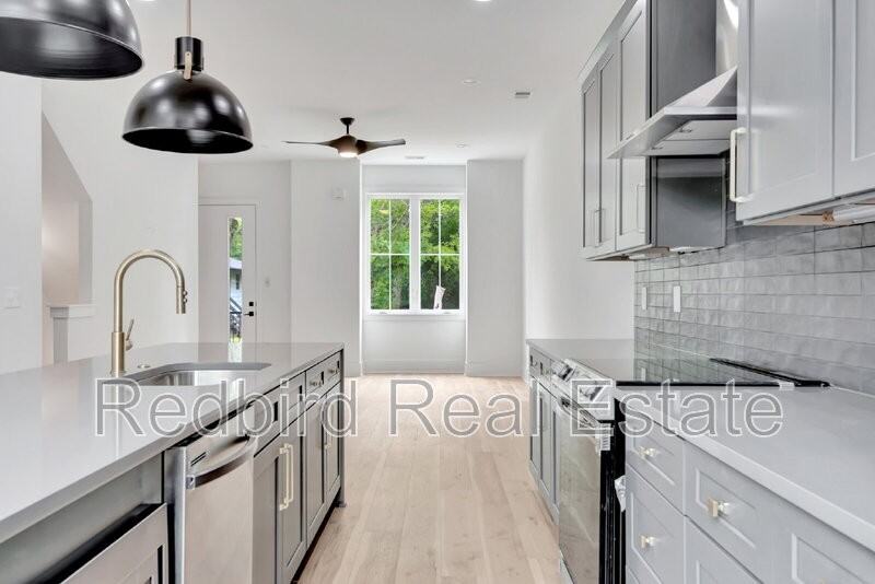 2048 Mckinley St - Photo 2 of 25