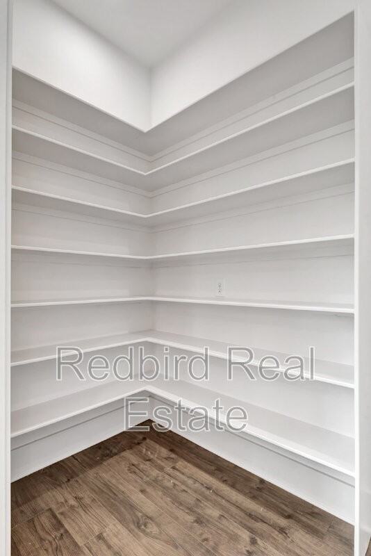 2048 Mckinley St - Photo 5 of 25