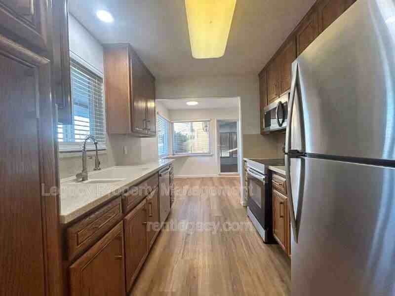 5200 Fernwood Way - Photo 6 of 25