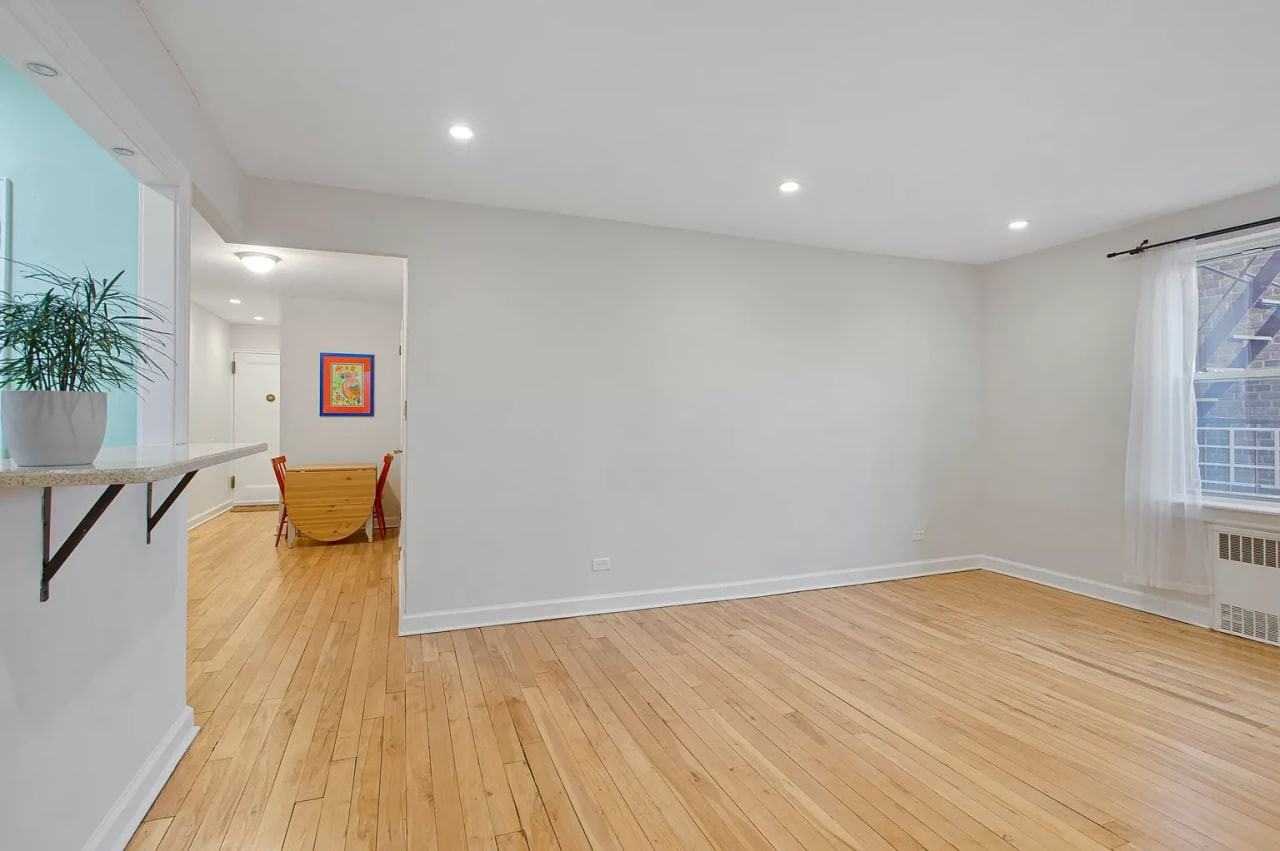 3925 51St St - Photo 3 of 6