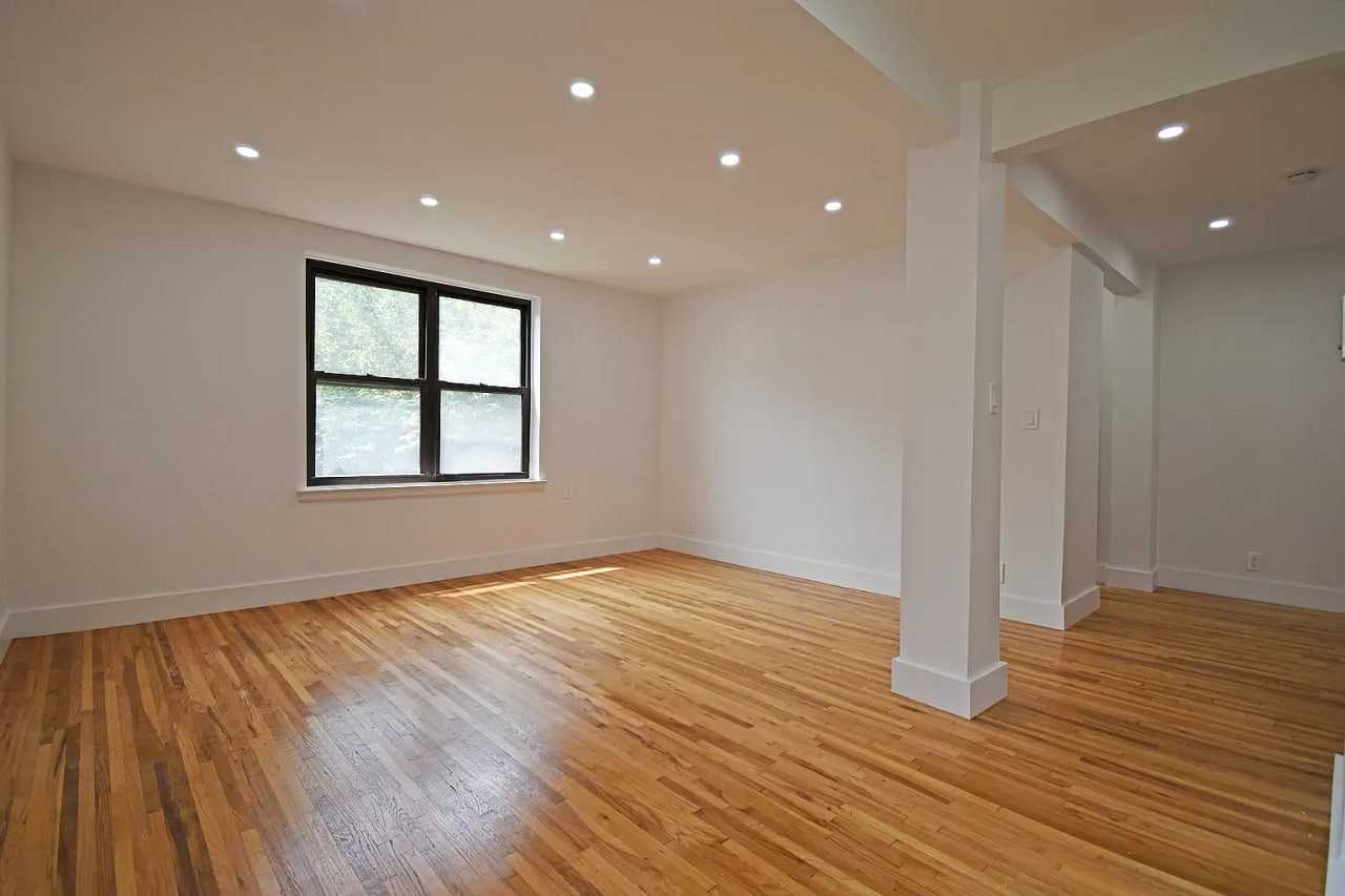 5218 39Th Ave - Photo 3 of 4