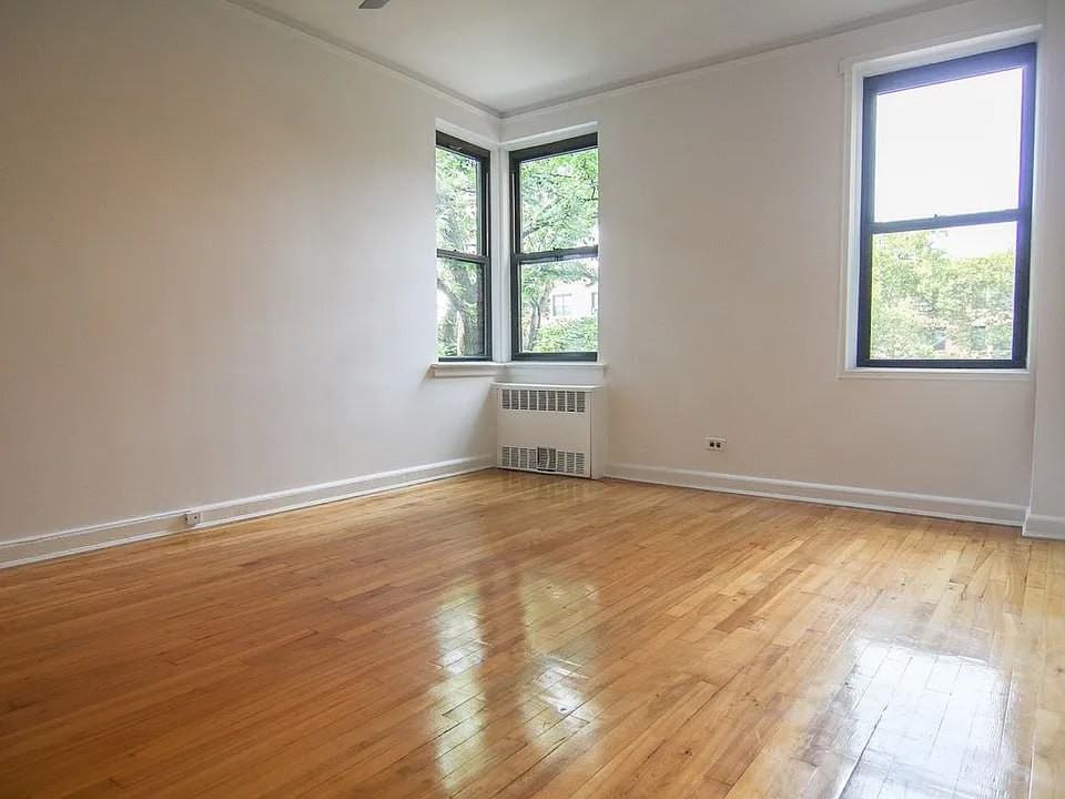 8810 34Th Ave - Photo 3 of 7