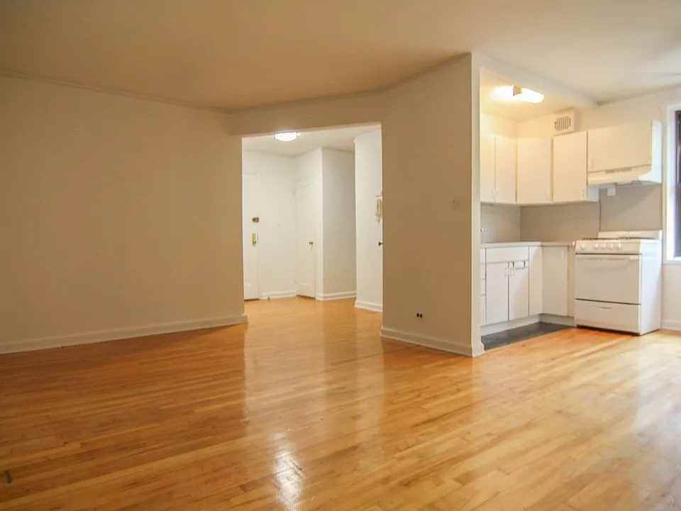 8810 34Th Ave - Photo 6 of 7