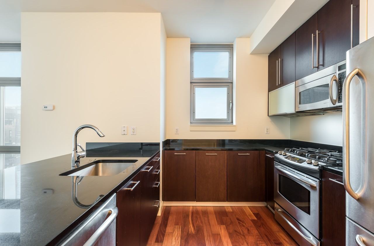 100 Jay St - Photo 6 of 9