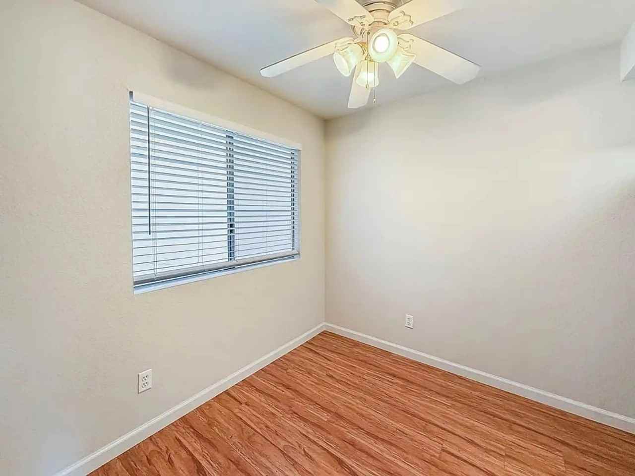 4240 Menlo Ave - Photo 5 of 5