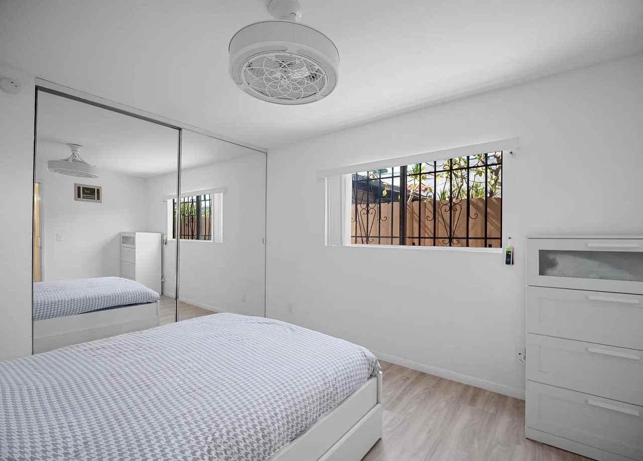 4415 38Th St - Photo 7 of 9