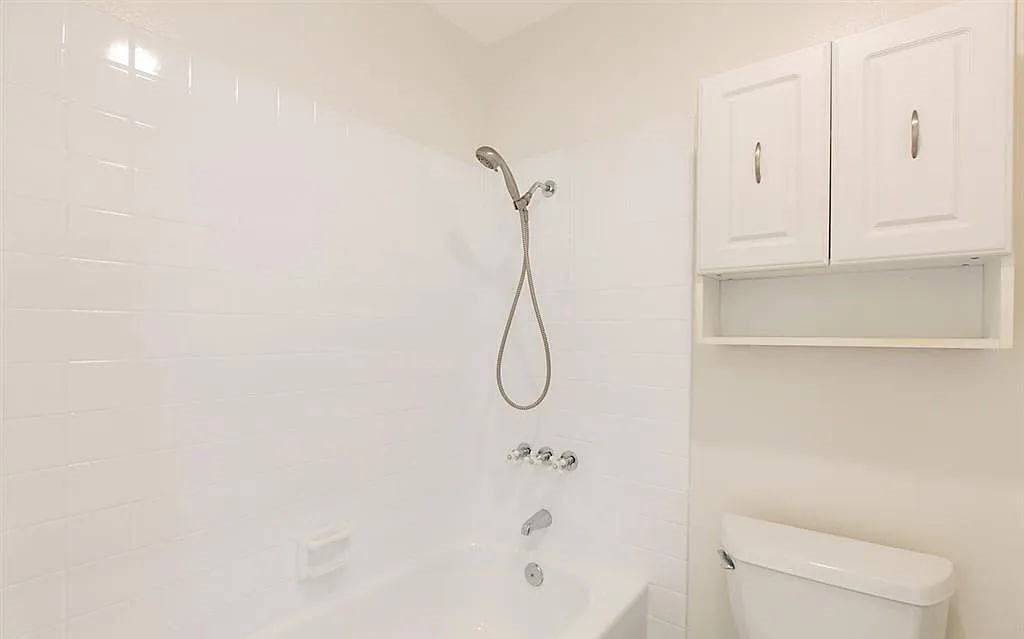 8492 New Salem St - Photo 3 of 8