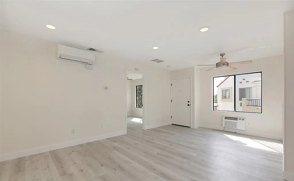 8492 New Salem St - Photo 6 of 8