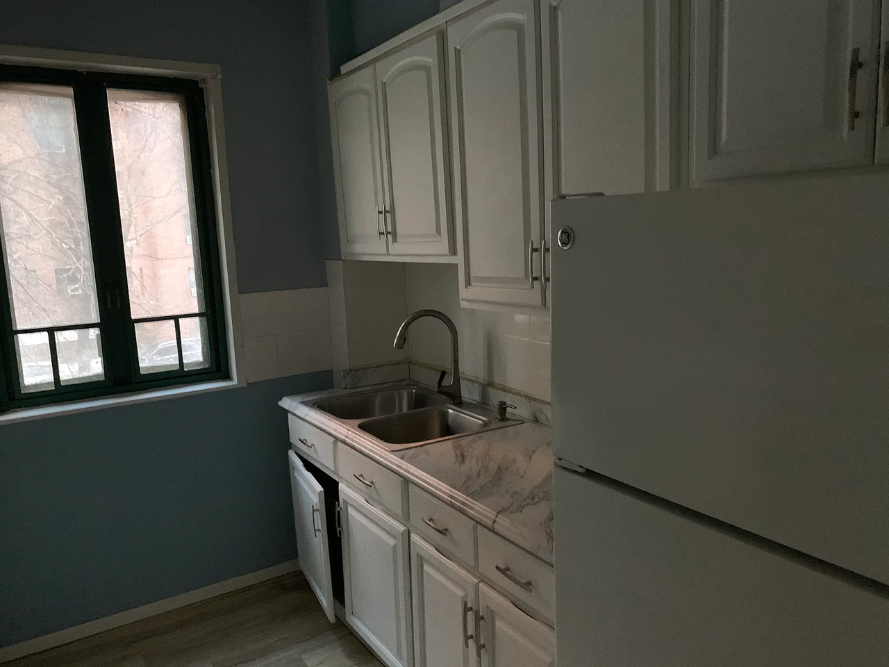 1569 Metropolitan Ave #4B - Photo 4 of 12