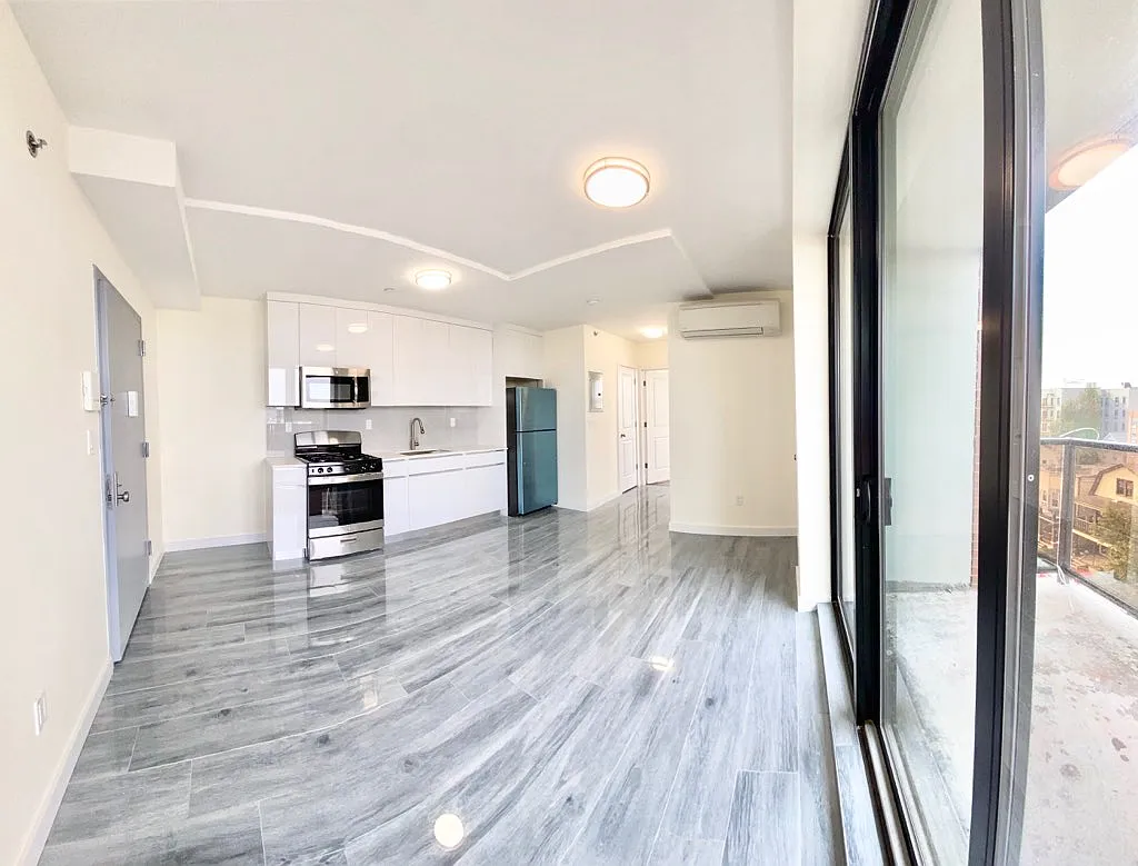 1705 E 17th St #6F - Photo 3 of 10