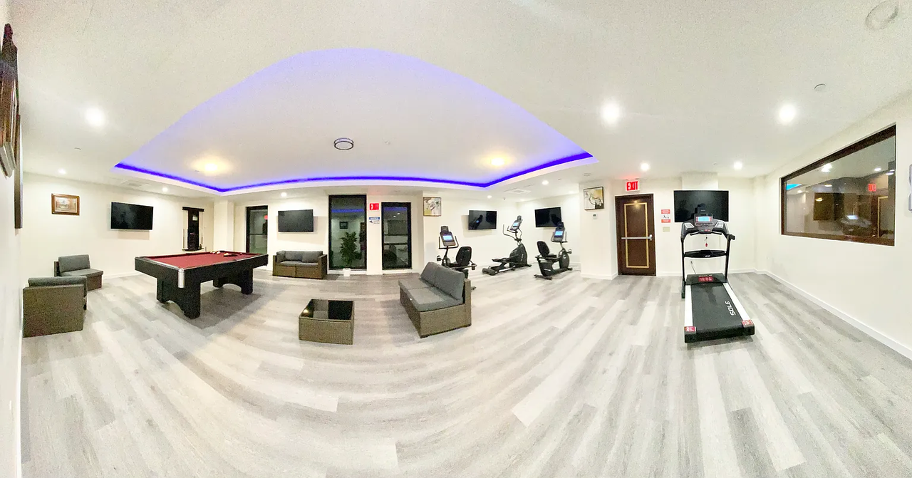 1705 E 17th St #6F - Photo 4 of 10