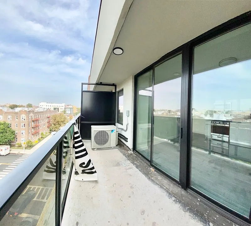 1705 E 17th St #6F - Photo 7 of 10