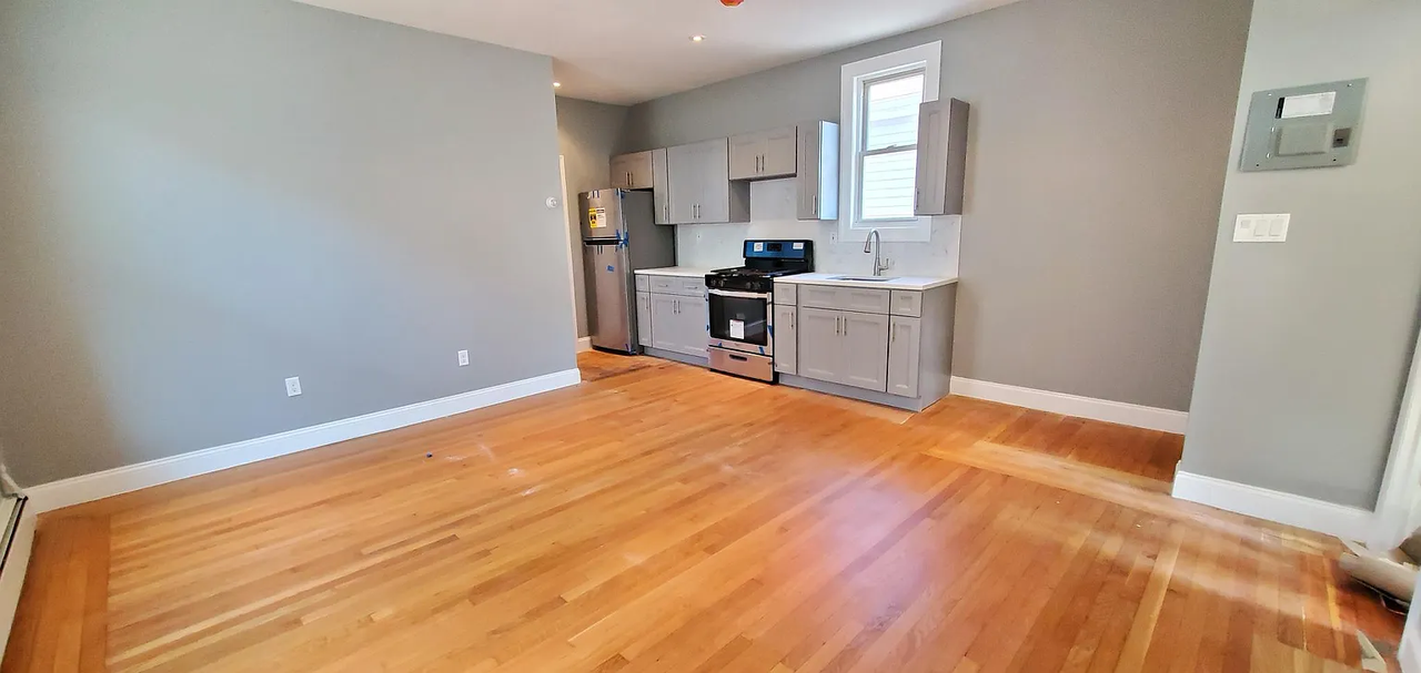 2897 Harrington Ave #3 - Photo 4 of 6