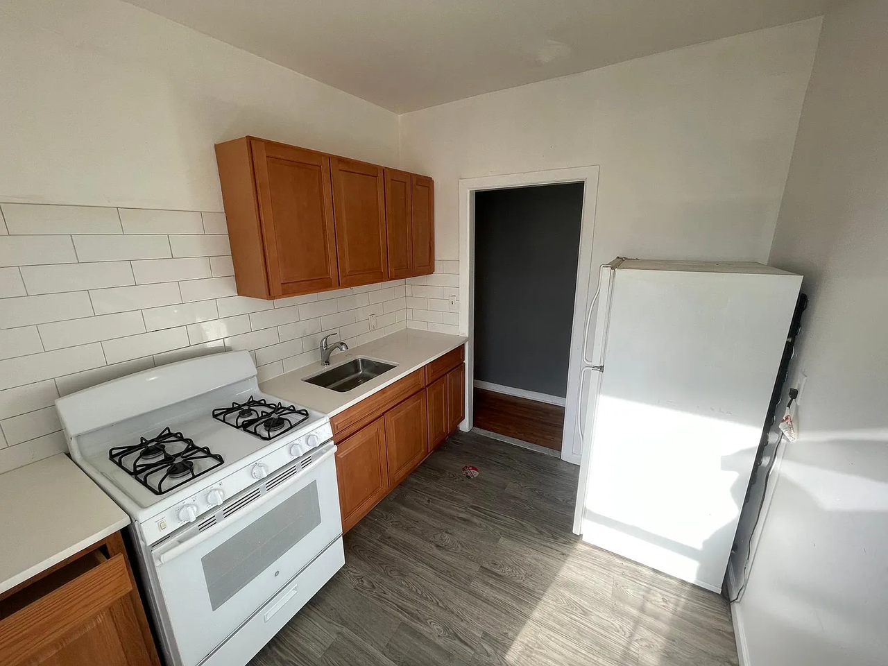 9117 172nd St #4D - Photo 3 of 6