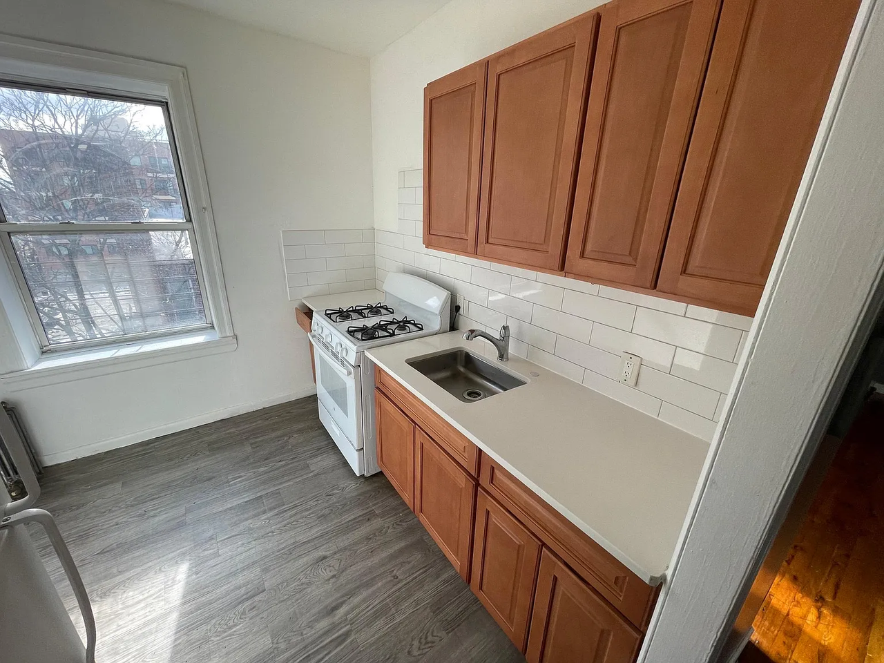 9117 172nd St #4D - Photo 6 of 6