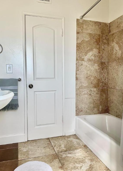 1021 Cliff Dr - Photo 4 of 6