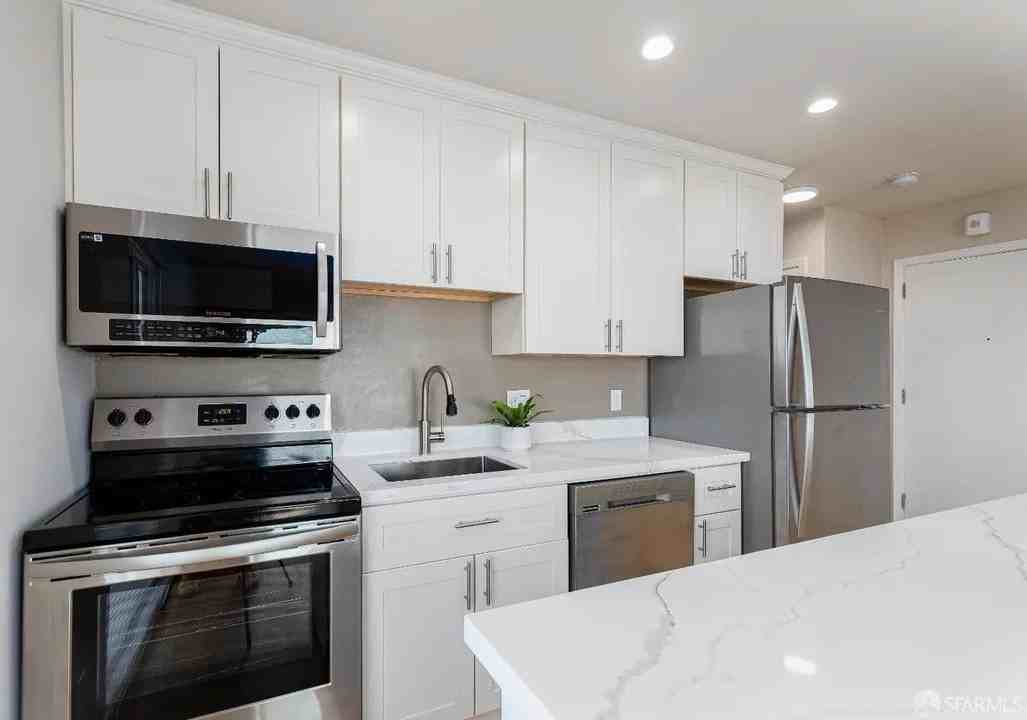 646 Corbett Ave #508 - Photo 7 of 15