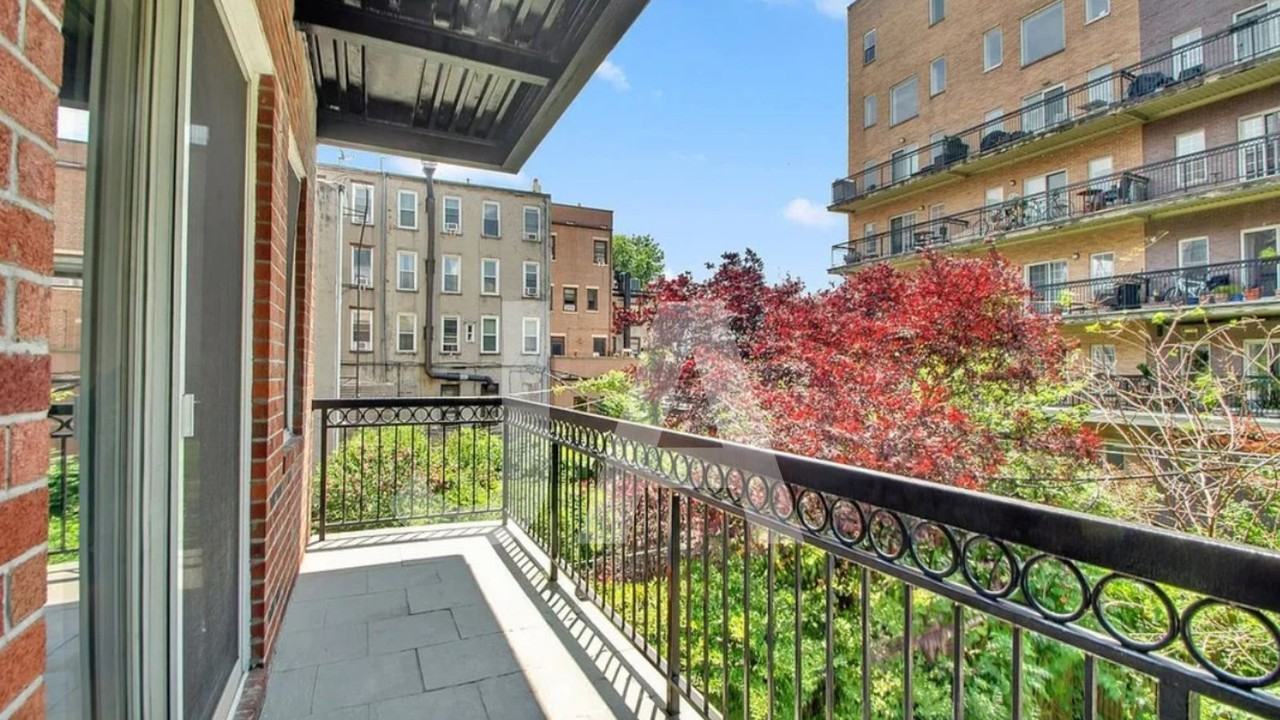 350 2nd St - Photo 3 of 8