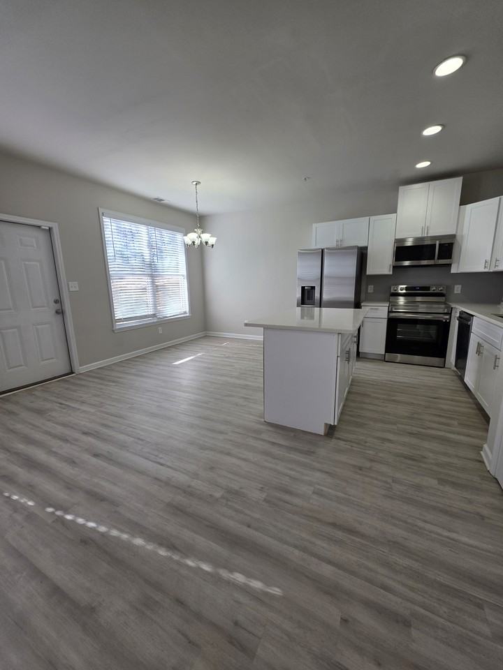 8320 Triple Crown Dr - Photo 2 of 15