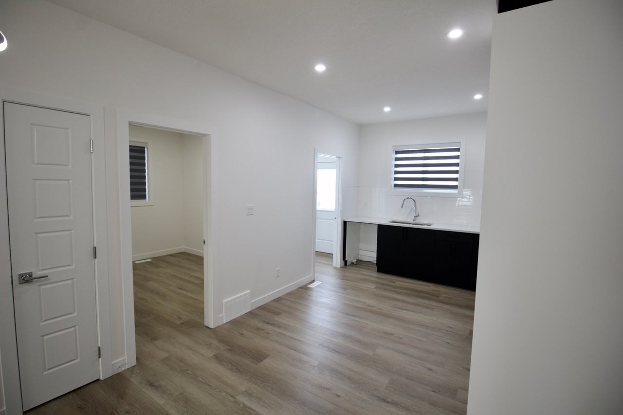 335 Munn Way - Photo 6 of 32