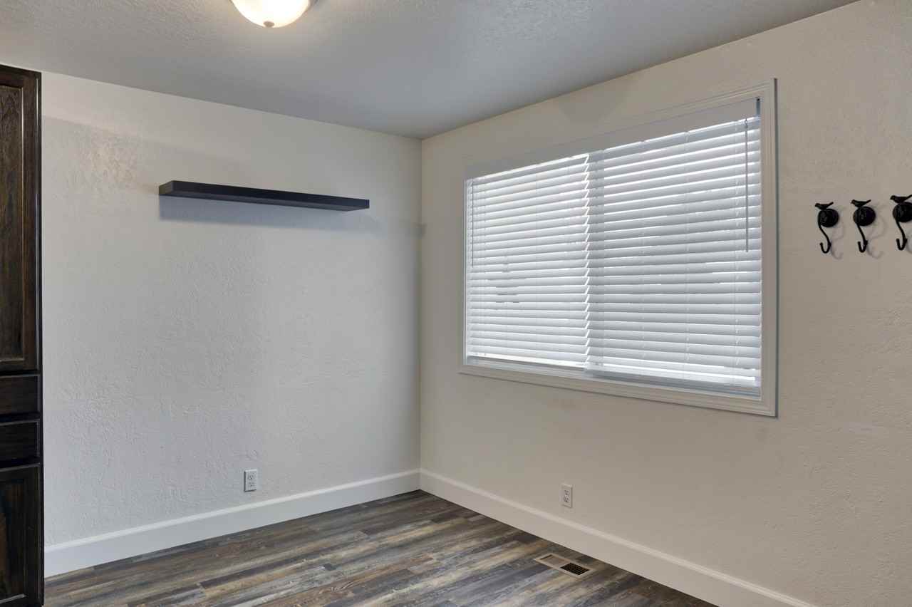 1720 S Taggart St - Photo 6 of 17