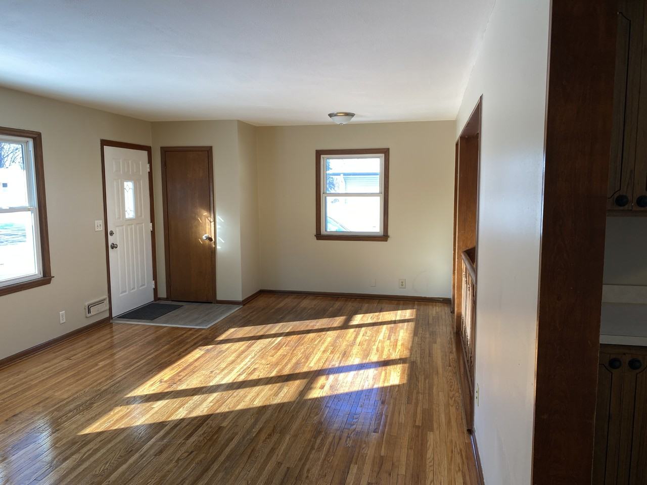 4906 Howe Ln - Photo 3 of 20