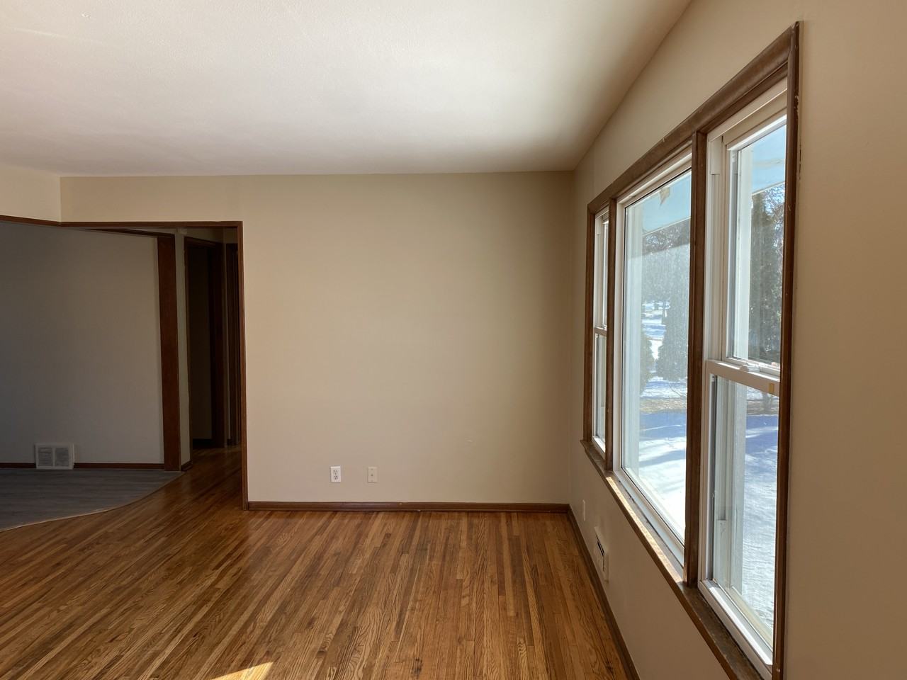 4906 Howe Ln - Photo 4 of 20