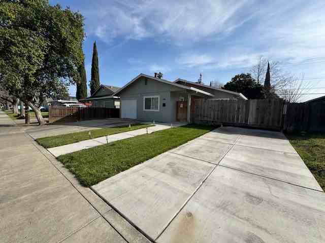 1976 La Jolla Dr - Photo 3 of 30